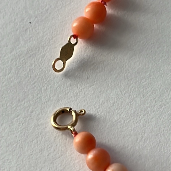 Vintage Orange Coral 7” Bracelet - Picture 2 of 4